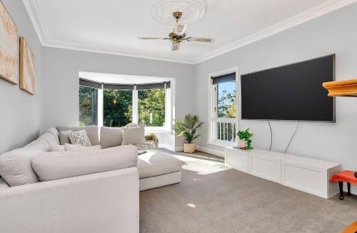 Chandlers Hill House | Vigneron Retreat - Minutes to McLaren Vale Wineries