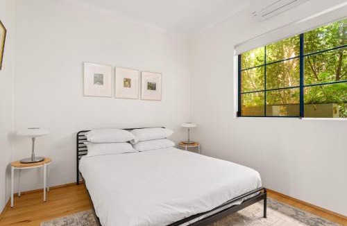 Erskineville Apartment | Spacious 2-Bed Townhouse with a Lush Courtyard