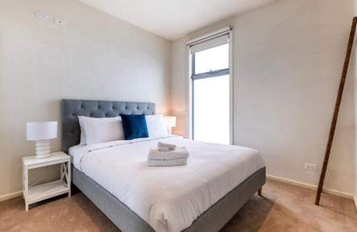 Mordialloc Apartment | Moments to Sand on Bear