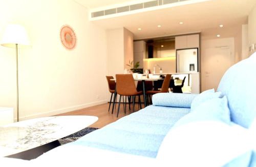 Chinatown Apartment | Sydney City High Level Amazing 2 Bedroom 2 bathroom Condo with Pool