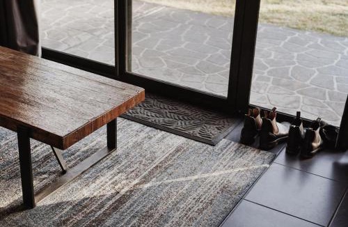 Jindabyne House | Bush Rock Touchdown Cottages