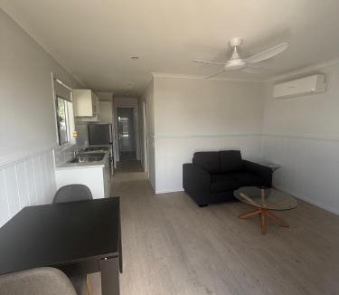 New Auckland Hotel | Kin Kora Village