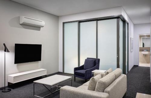 Haymarket Hotel | Meriton Suites Campbell Street, Sydney