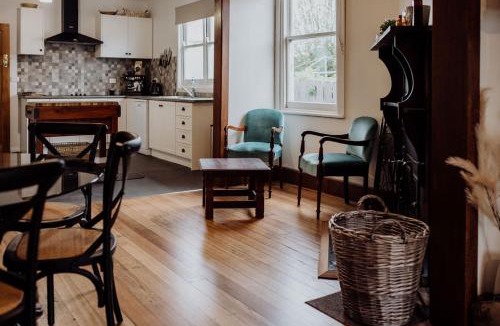 St Marys House | Cottage on Groom - St Marys Charm and Convenience!