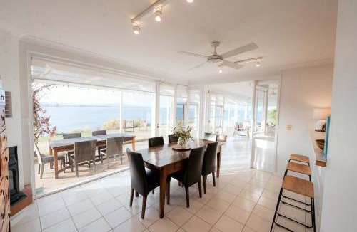 Encounter Bay Villa | Whalers Rest- Ocean Front- Victor Harbor