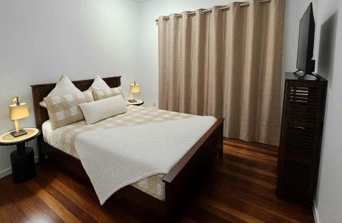 Castle Hill House | Castle Hill Townsville Retreat with Pool and Ocean Views