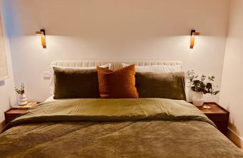 Budgee Budgee Villa | Villas at Small Batch Brewery & Hop Farm Mudgee