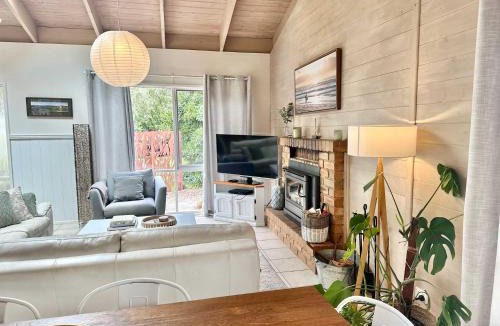 Sandy Point House | The Vibe Sandy Point Stay 3 Pay 2 Winter Special