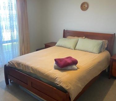 Mildura House | Quiet court easy stroll shops 500 metres from Centro