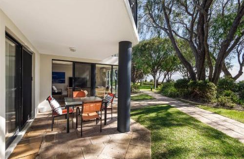 Broadwater Apartment | 2 CapeView Beachfront Geographe Bay