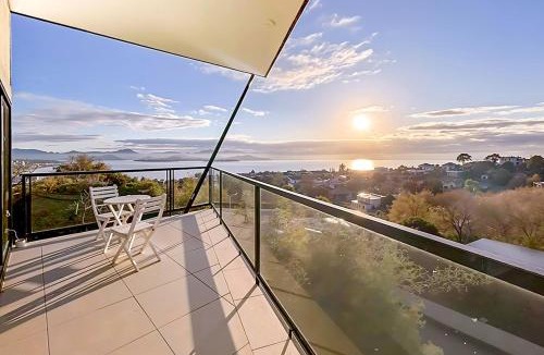 Sandy Bay House | 5 bed 3 bath Sandy Bay Retreat with Panoramic Sea Views