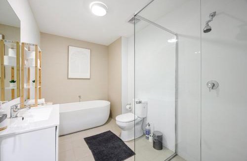 Liverpool Apartment | Liverpool 3Br APT Business Hospital Parking 8ppl