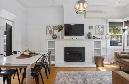 Bendigo House | Bendigo Signature Accommodation on Hargreaves