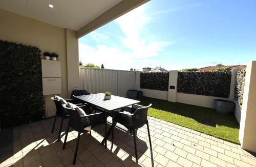 Pearsall House | 38 Suburban Retreat 3BR 2BA BabyFriendly