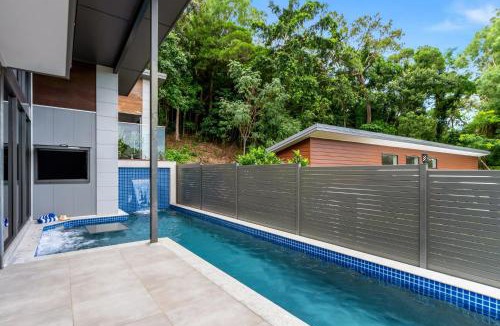 Trinity Beach House | Belle Escapes Bluewater Breeze