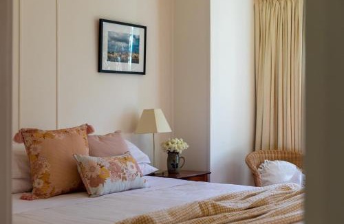 Windermere House | Olive's Cottage and Gardens - Mesmerising Views