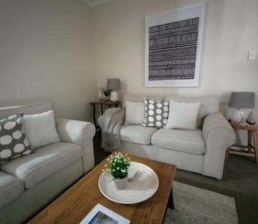 Euroa House | HUNTER COTTAGE EUROA - "A great weekend escape"
