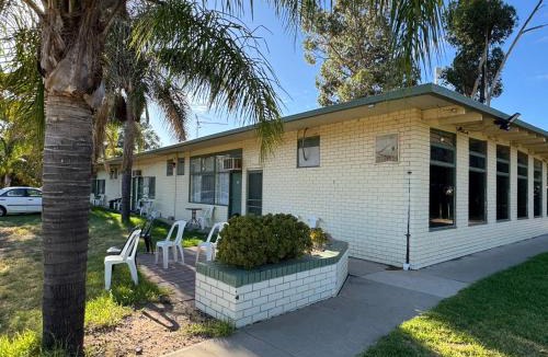 Swan Hill Hotel | Lazy River Motor Inn