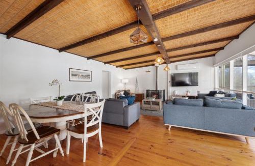 Jamieson House | Paradise Retreat Lakehouse - Jamieson - Sleeps 10