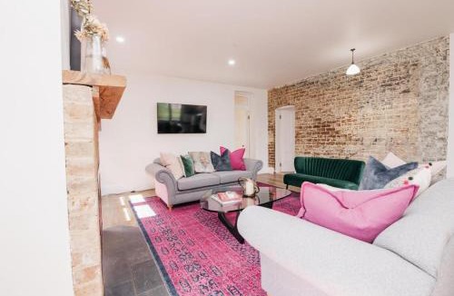 Orange House | Dimby Cottage Beautifully Restored Heritage Home