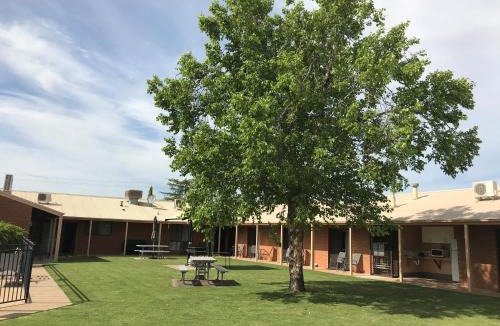 Mulwala Hotel | Ashleigh Court Motor Inn