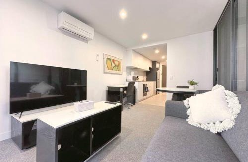 Phillip Apartment | Central located 1Bedroom Apartment in Woden By Serain Residences