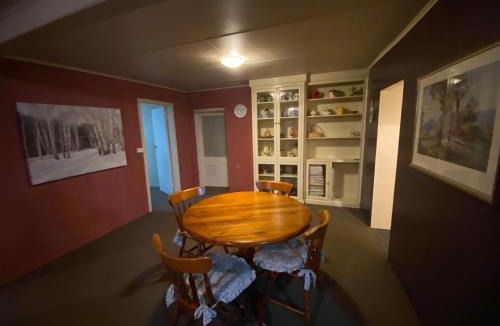Cooma House | Ellstanmor Guesthouse Cooma