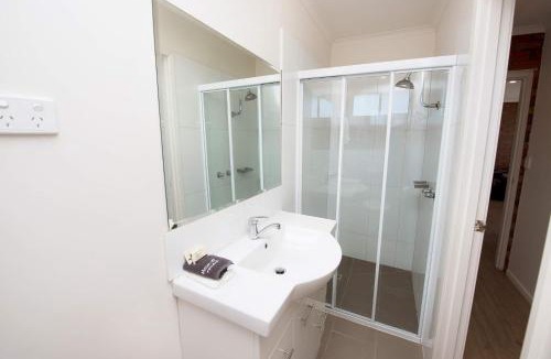 Swan Hill Hotel | Jacaranda Apartments