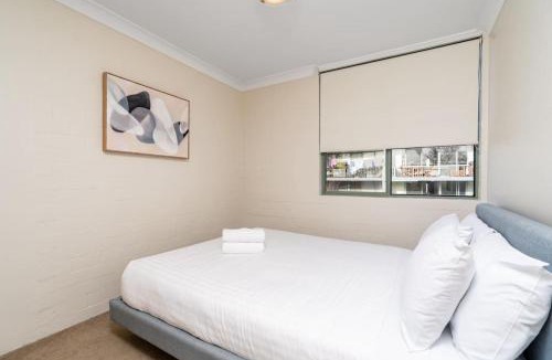 Kingston Apartment | Howitt Place Apt minutes to Parliamentary Triangle