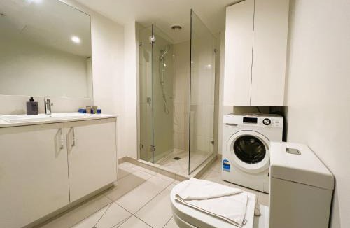 Carlton South Apartment | Studio, Carlton, Queen Victoria Market, Uni Melb