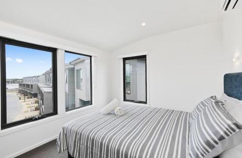 Torquay House | The Fairway Club 8