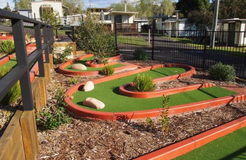 Sunshine Bay Resort | Pleasurelea Tourist Resort & Caravan Park