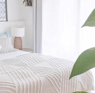 Tugun House | Entire Guest Suite - beach is 1 and half km - Pets Welcome