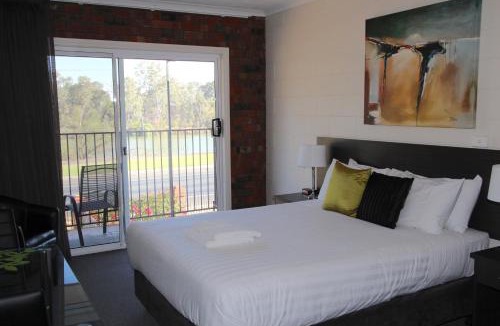 Gol Gol Hotel | Mildura Riverview Motel