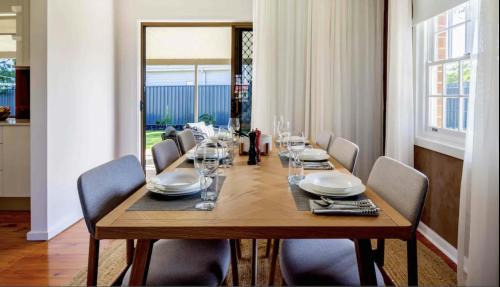Henley Beach House | Parkview Cottage