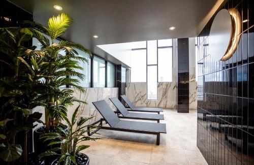Liverpool Hotel | Meriton Suites Liverpool