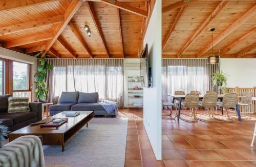 McCrae House | McRae Hillside Terrace - Panoramic Family Living