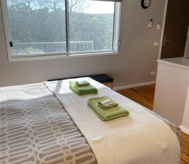 Conjola Hotel | Sinclairs Country Retreat - Welcoming Guests 18 years and older
