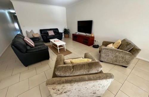 Narrabri Apartment | Downtown Narrabri Apartment