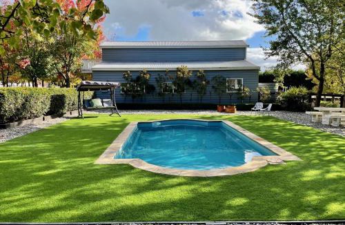 Tyabb Villa | Farm Stay HARMONY Cottage at Wilindi Estate