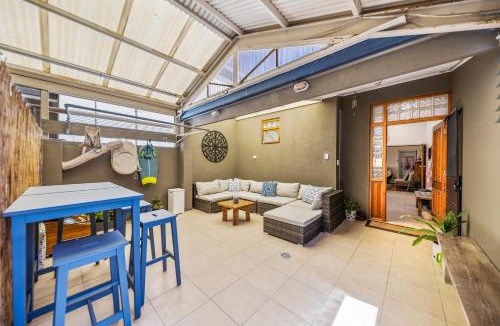 Henley Beach House | Kerrigan's on Seaview- one minute walk to beach - no beachfront views or street views