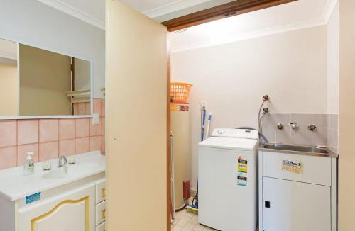 Narooma Apartment | Unit 1, 2b Harrington Road