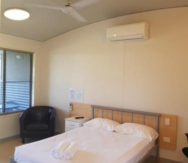 Cardwell Hotel | Cardwell Beachcomber Motel & Tourist Park