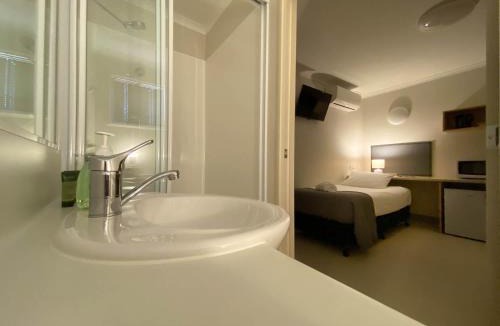 Sea Lake Hotel | Lake Tyrrell Accommodation LTA