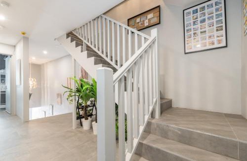 Surry Hills House | 1 Private Double Room in Sydney CBD Near Train UTS DarlingHar&ICC&Chinatown with ensuite - ROOM ONLY