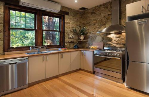 Hepburn House | Bluegums Retreat