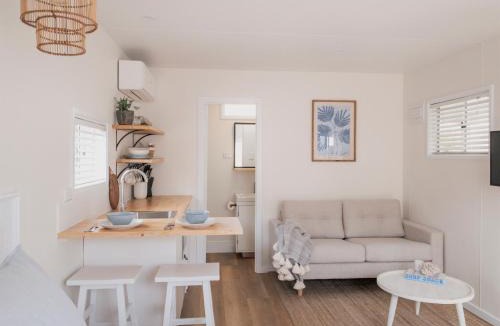 Lake Cathie Apartment | Little Palm Cabins