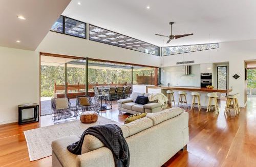 Doonan House | Calanthe Acreage - Doonan