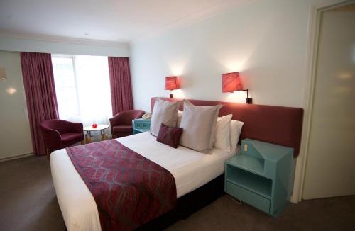 Mount Melville Hotel | SureStay Hotel by Best Western The Clarence on Melville