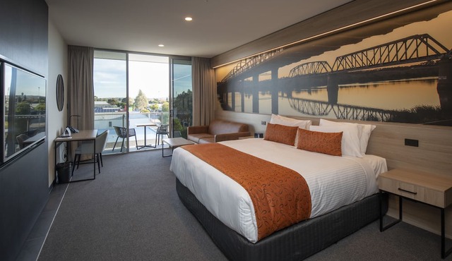 Bridgeport Hotel